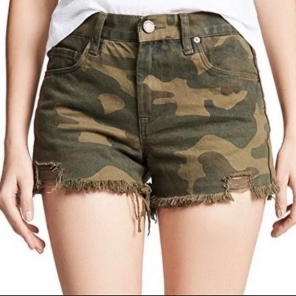 BLANK NYC The Barrow Distressed Vintage High-Rise Camo Shorts‎ Size 26 NWT